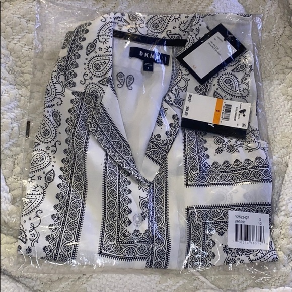 DKNY
Short Sleeve Top & Shorts Pajama Set - Picture 2 of 3